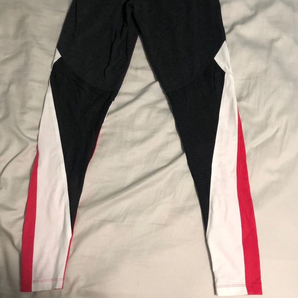 Pink leggings! - Picture 3 of 4